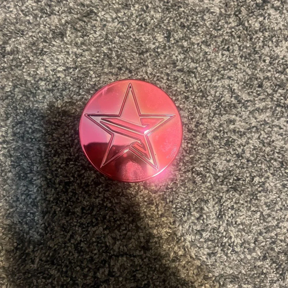 Jeffree Star Cosmetics Magic Powder in shade Light